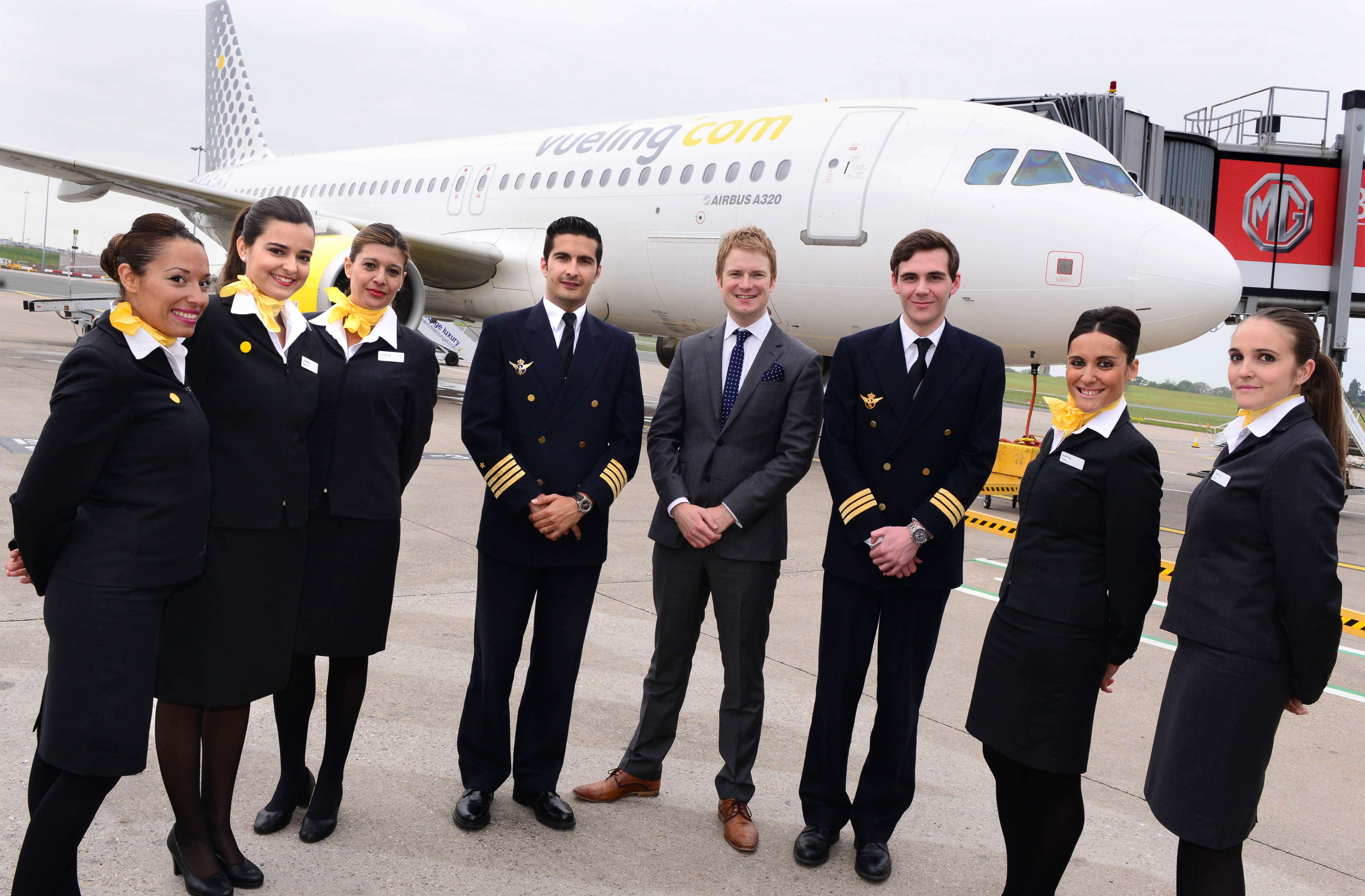 Captain Gerard Pinazo and First Officer Gonzalo Comendador are pictured with Birmingham Airport’s Head of Aviation Development, Tom Screen, and the Vueling Cabin Crew on the inaugural Barcelona flight from Birmingham